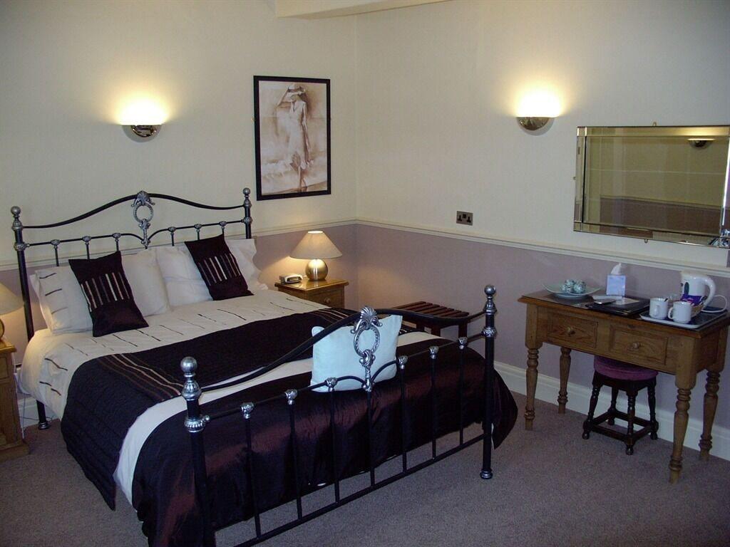 The Dodington Lodge Hotel ウィットチャーチ エクステリア 写真