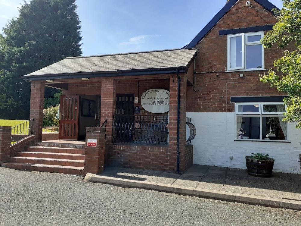 The Dodington Lodge Hotel ウィットチャーチ エクステリア 写真