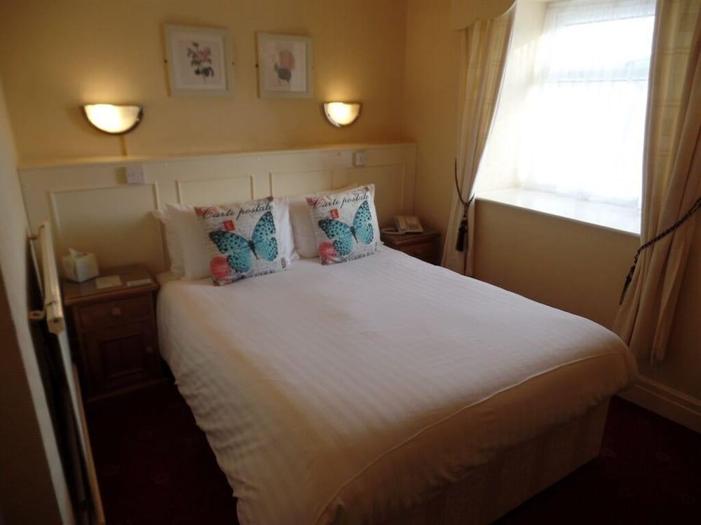 The Dodington Lodge Hotel ウィットチャーチ エクステリア 写真